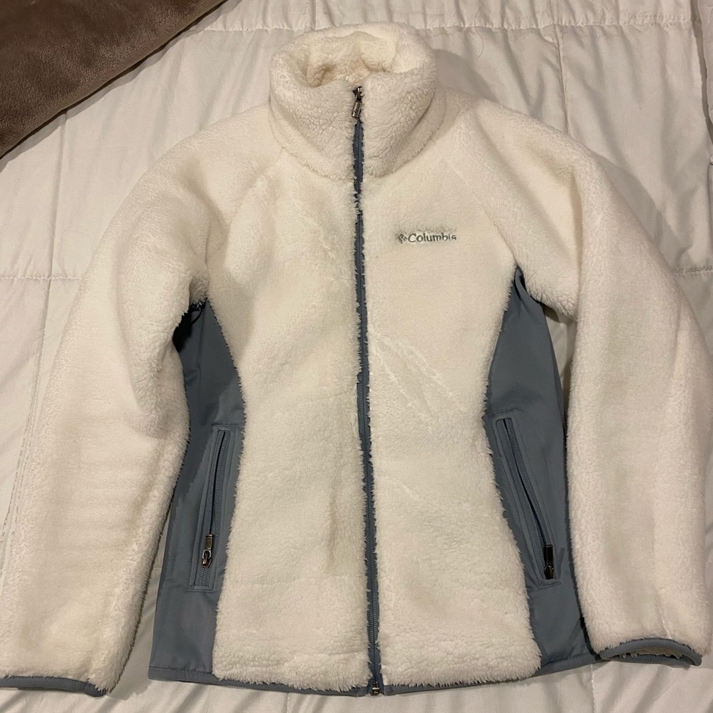 Women’s Columbia Fuzzy White Zip Up Jacket